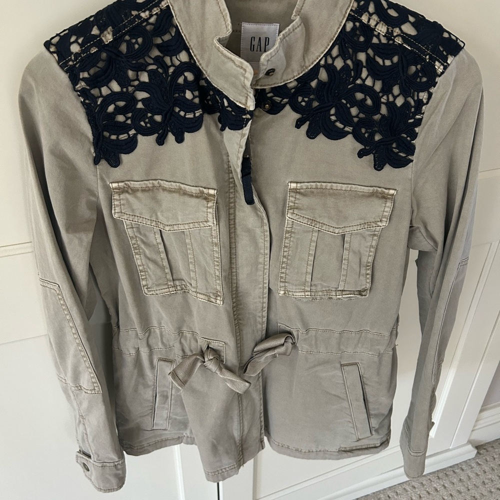 GAP Women's Jacket with Lace Detail